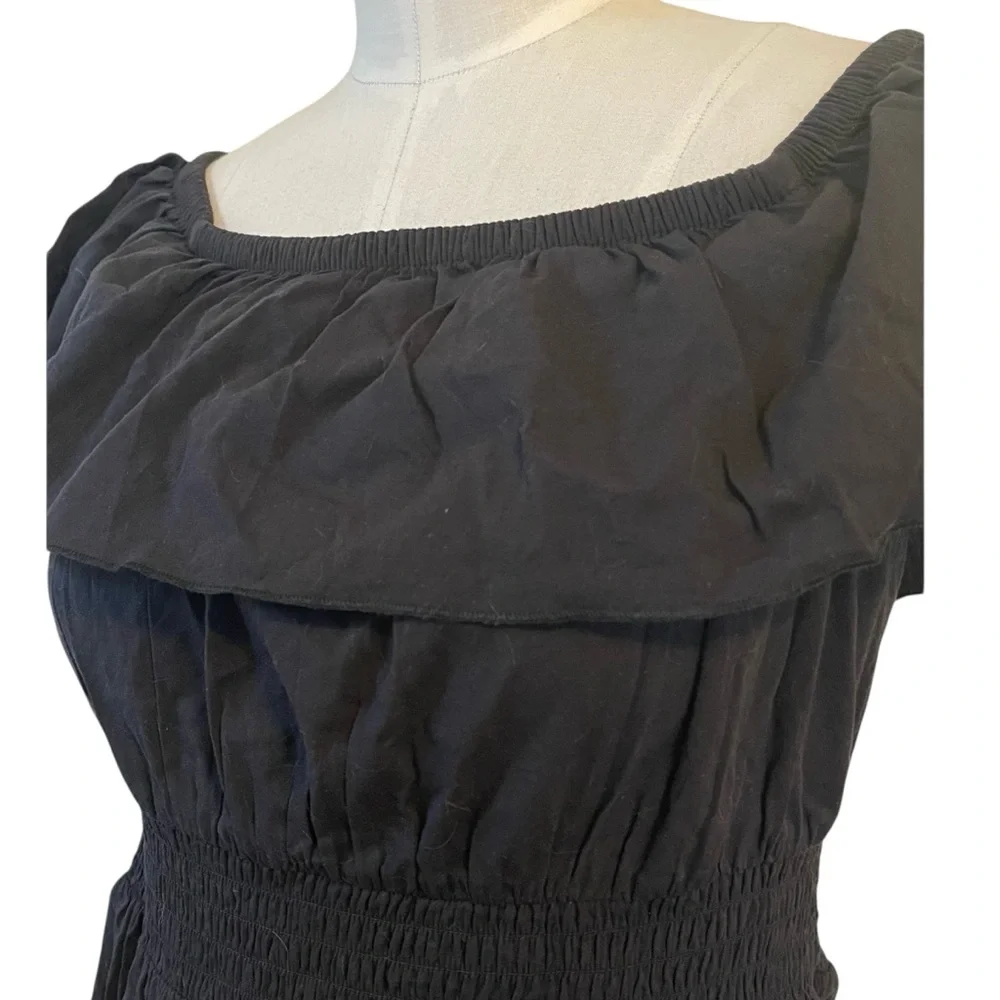 ❤️ NWT! Old Navy Black Smocked Waist Off the Shoulder Maxi Dress - Picture 4 of 10